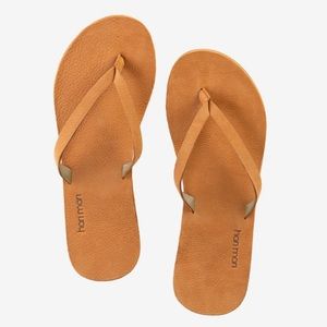 NWT Hari Mari Women’s Leather Meadow Flip Flops